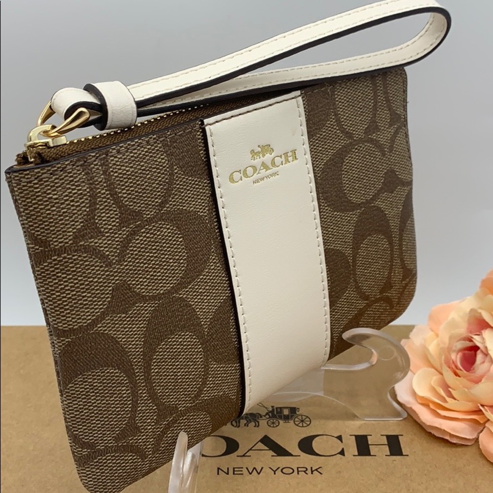 COACH Corner Zip Wristlet In Signature Canvas - Picture 4 of 10